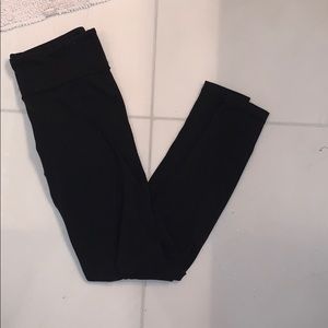 black lululemon leggings size: 6
